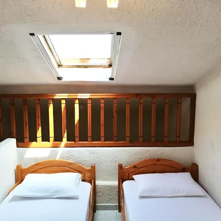 Stella's Maisonette