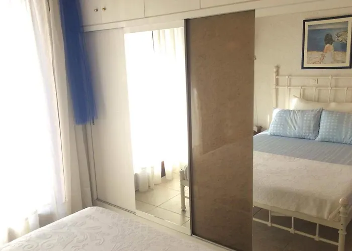 Stella's Maisonette * Siviri