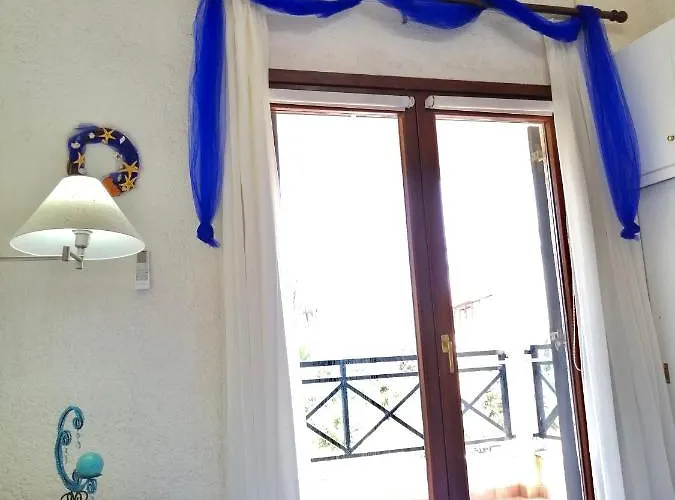 Stella's Maisonette * סיווירי